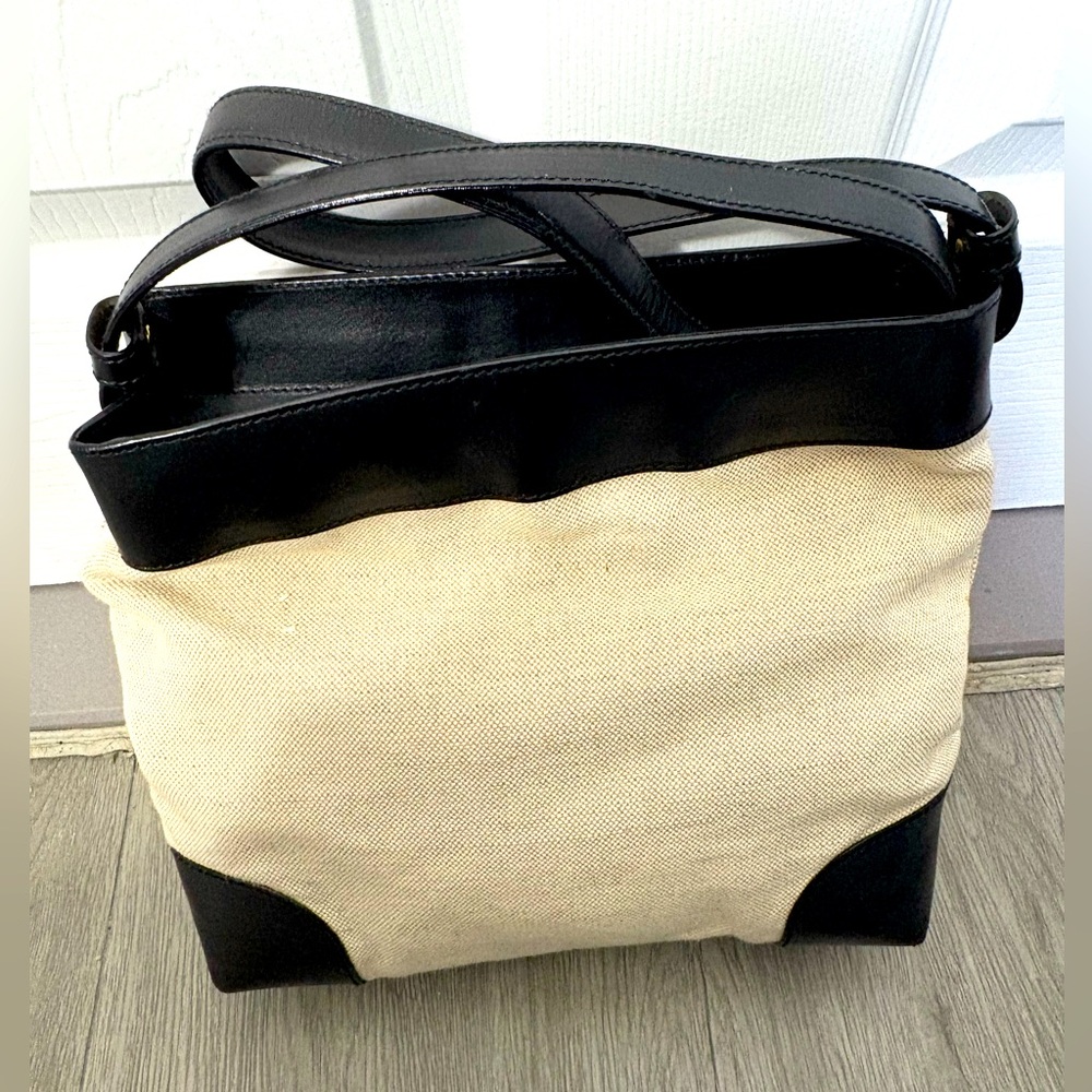 Talbots Black and Cream Shoulder Bag with Structured Design
